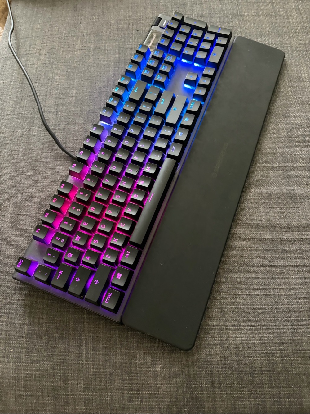 Steel Series Apex 5 Hybrid Gaming Keyboard with Magnetic Wrist Rest